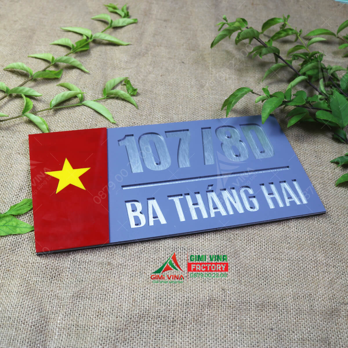 Biển số nhà hình Lá Cờ Việt Nam chất liệu alu kết hợp mica