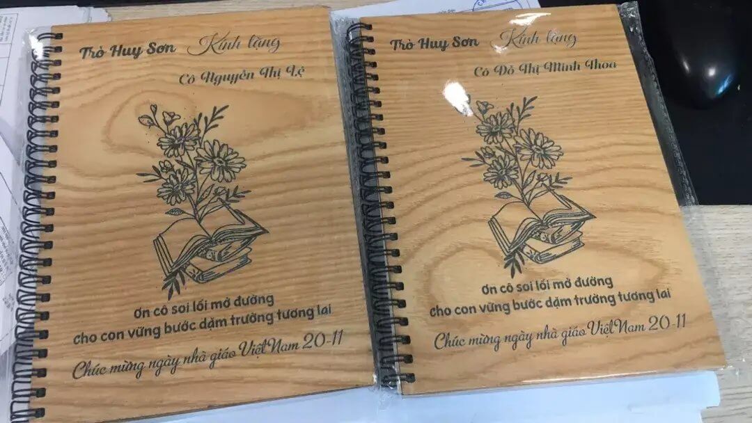 Sổ tay bìa gỗ ngày nhà giáo Việt Nam