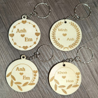 Móc khoá gỗ khắc tên logo theo yêu cầu 1