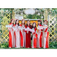Bảng hashtag cầm tay dành cho cô dâu và dâu phụ 0