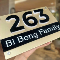 Biển số nhà để ngoài trời nền alu chữ nổi dán mica BSN10 1