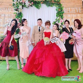 Hashtag cầm tay chụp ảnh Check in Đám cưới