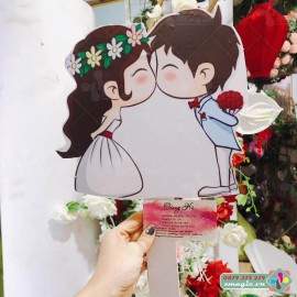 Hashtag cầm tay chụp hình Chibi Cô Dâu và Chú Rể