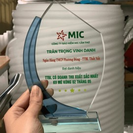 Kỷ niệm chương Thủy tinh KNC-TT062