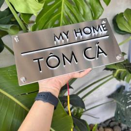 Biển số nhà nền alu xướt bạc chữ nổi mica BSN28