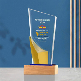 Kỷ niệm chương pha lê đế gỗ PLG002